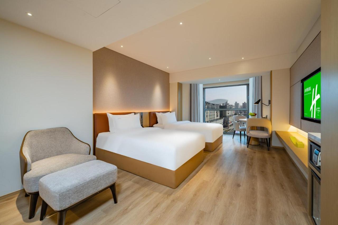 Holiday Inn Shanghai Huaxia By Ihg - Overlooking City Scenery At Sky View Restaurant Exterior foto