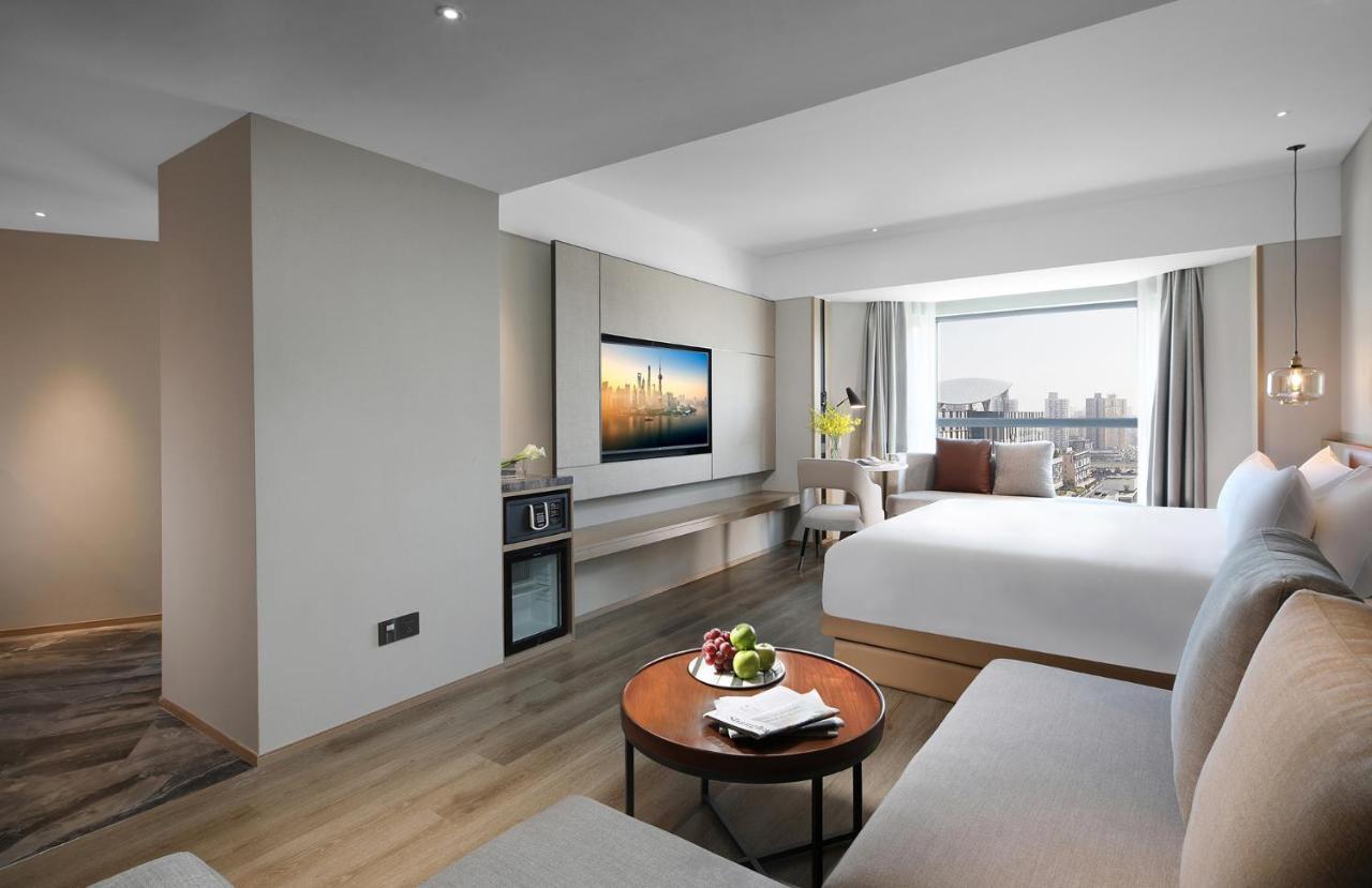 Holiday Inn Shanghai Huaxia By Ihg - Overlooking City Scenery At Sky View Restaurant Exterior foto