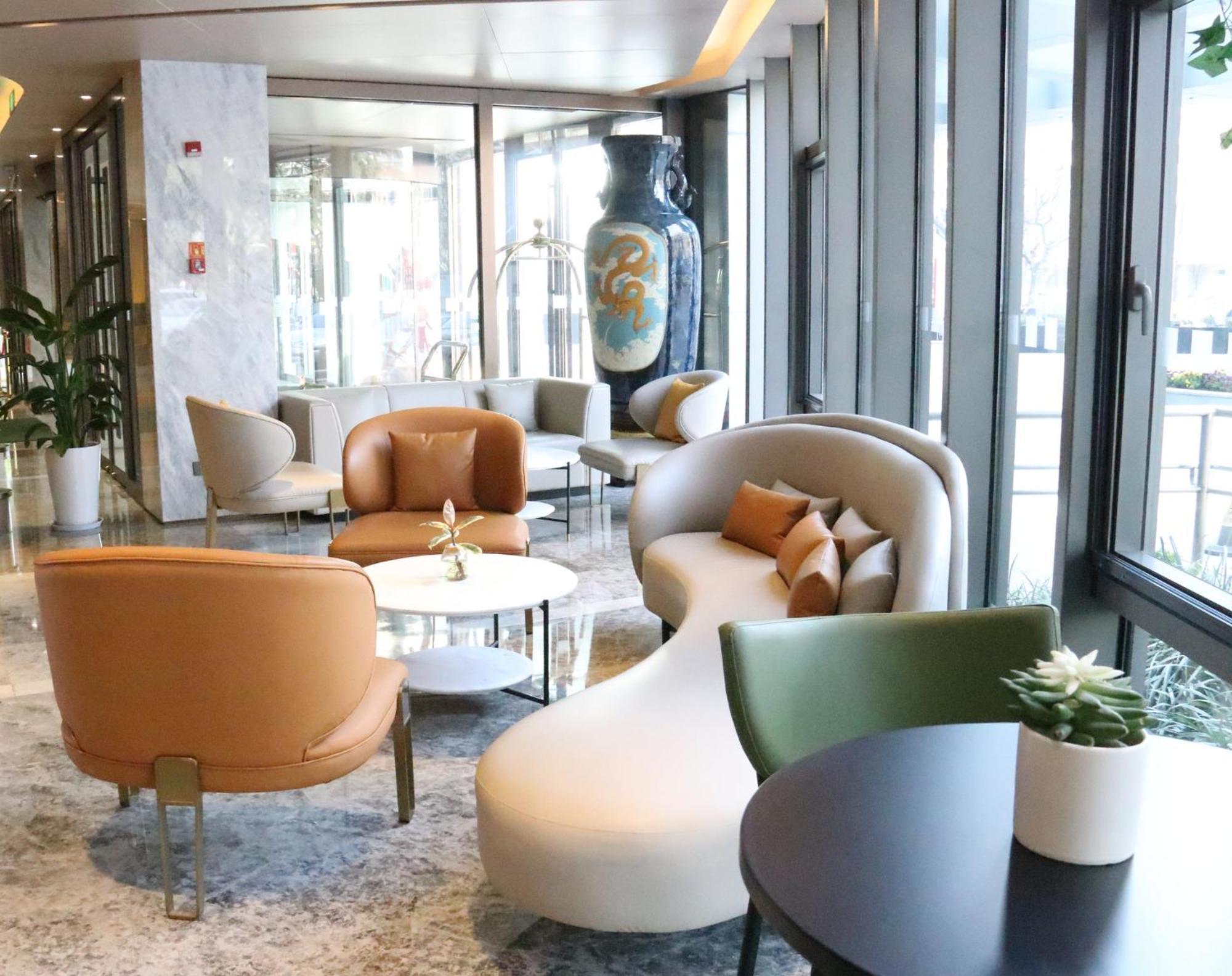 Holiday Inn Shanghai Huaxia By Ihg - Overlooking City Scenery At Sky View Restaurant Exterior foto