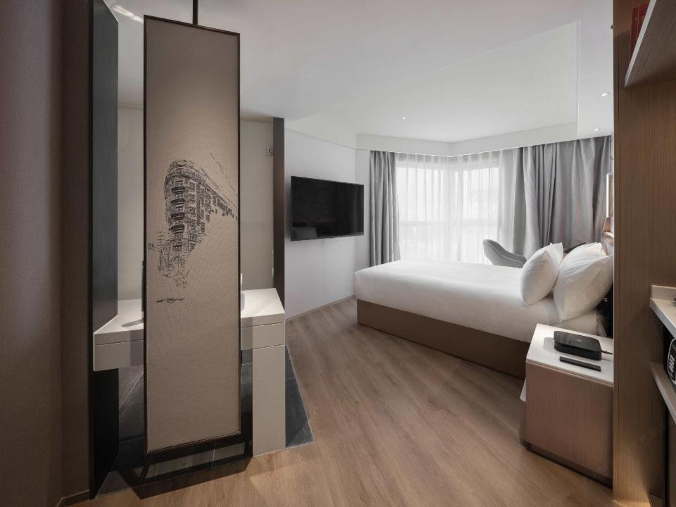 Holiday Inn Shanghai Huaxia By Ihg - Overlooking City Scenery At Sky View Restaurant Exterior foto